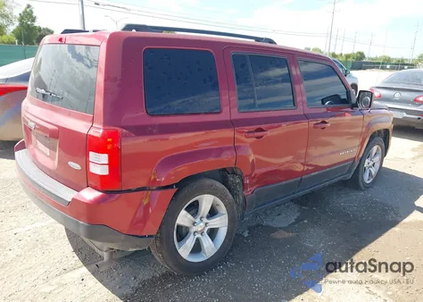 2012 Jeep Patriot Latitude z USA, uszkodzony, nr VIN 1C4NJPFA2CD704595